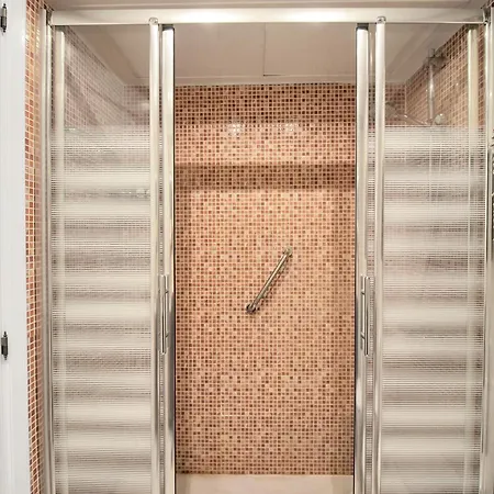 Apartamento Coqueto Apartamento En El Corazon De Estilo Minimalista - Jacinto Benavente 16 4e